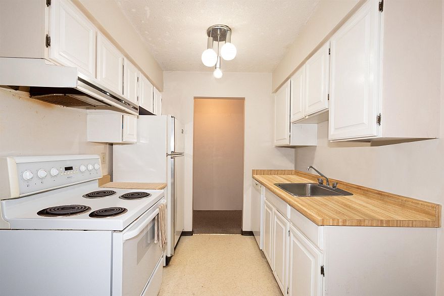 305 3680 W 7th Avenue