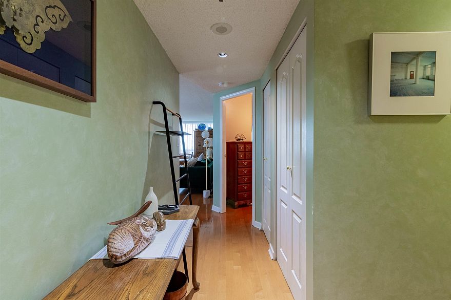 801 1132 Haro Street