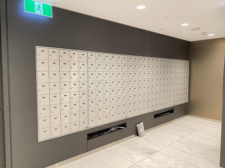 2301 889 Pacific Street