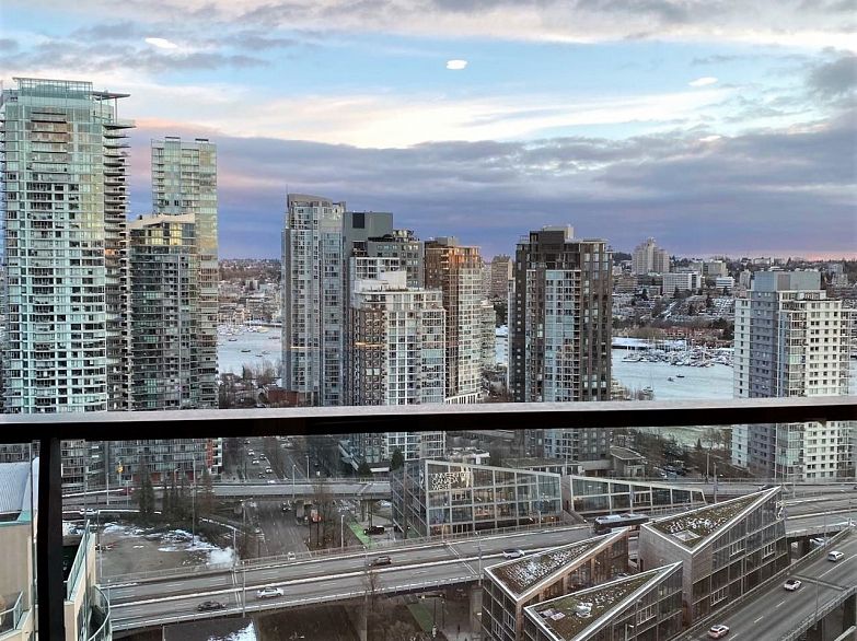 2301 889 Pacific Street