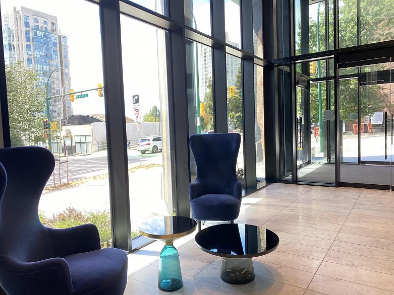 2301 889 Pacific Street