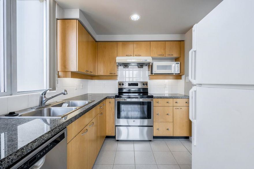 1901 1201 Marinaside Crescent