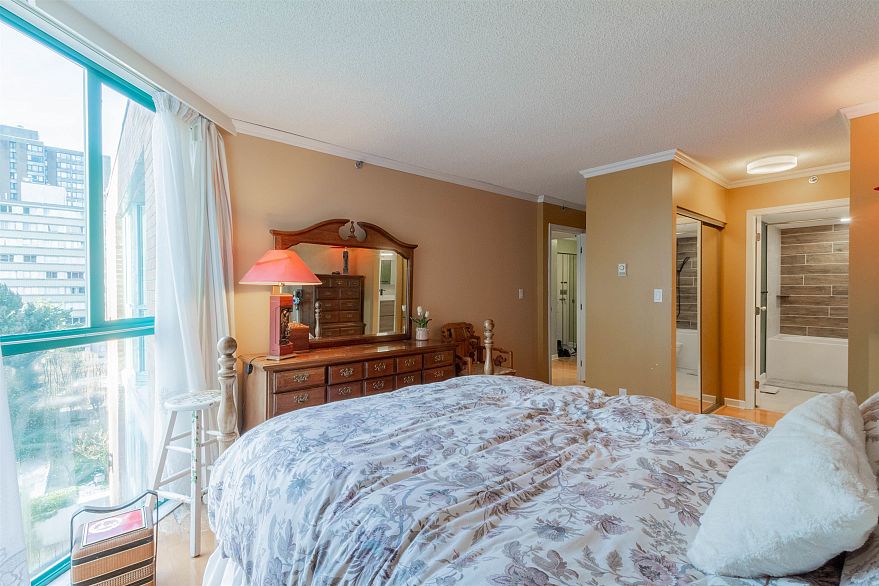 801 1132 Haro Street