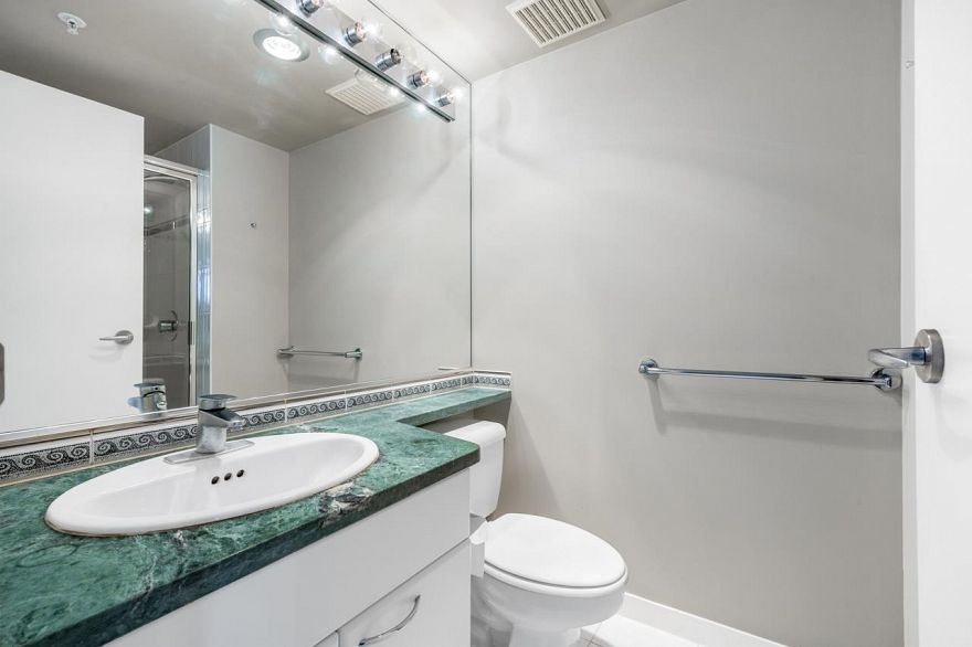 1901 1201 Marinaside Crescent