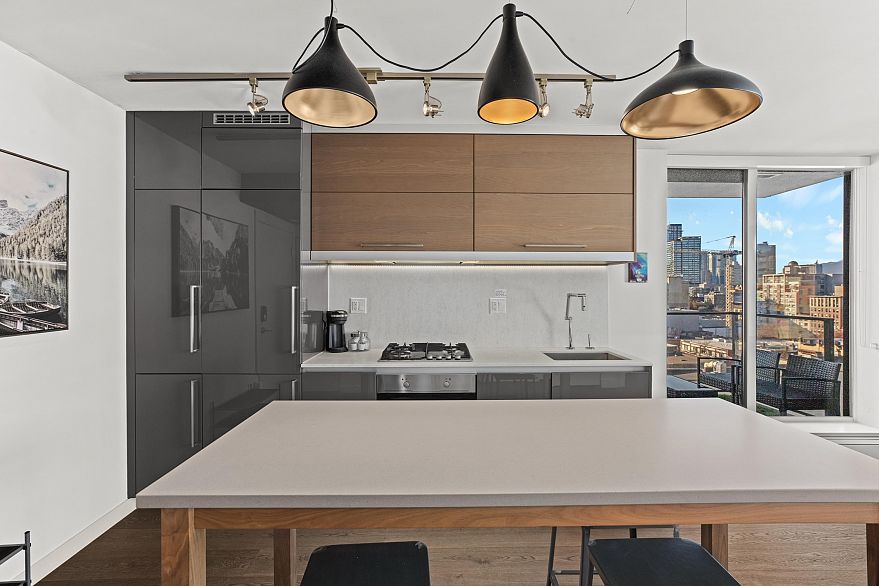 1006 189 Keefer Street