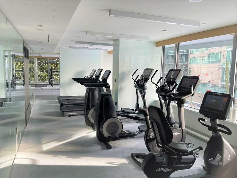 2301 889 Pacific Street