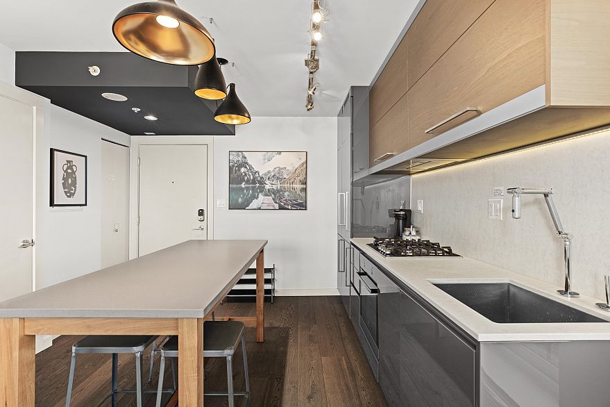 1006 189 Keefer Street