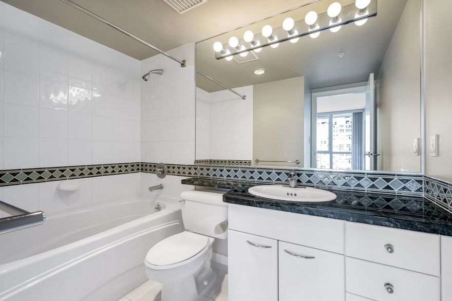 1901 1201 Marinaside Crescent