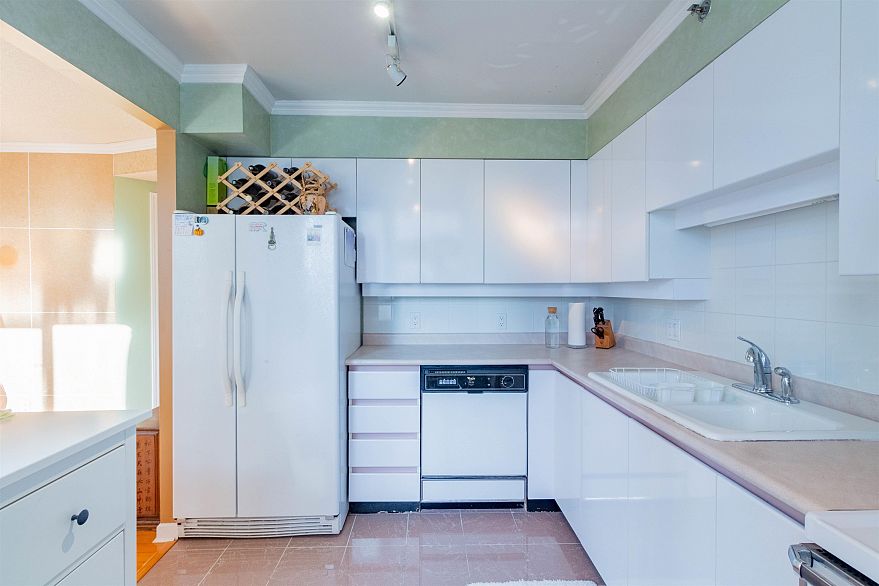 801 1132 Haro Street