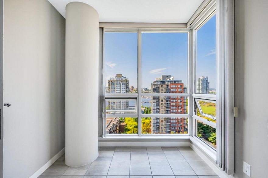 1901 1201 Marinaside Crescent