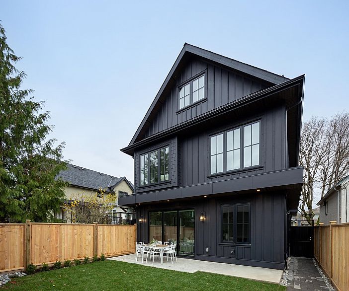 2 3268 W 15TH AVENUE, Vancouver BC V6K 3A9