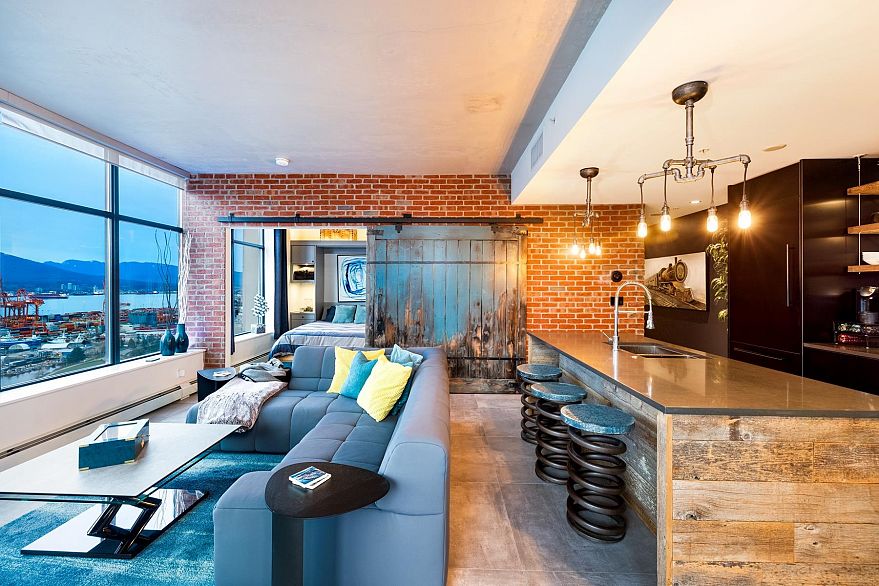 2909 108 W Cordova Street