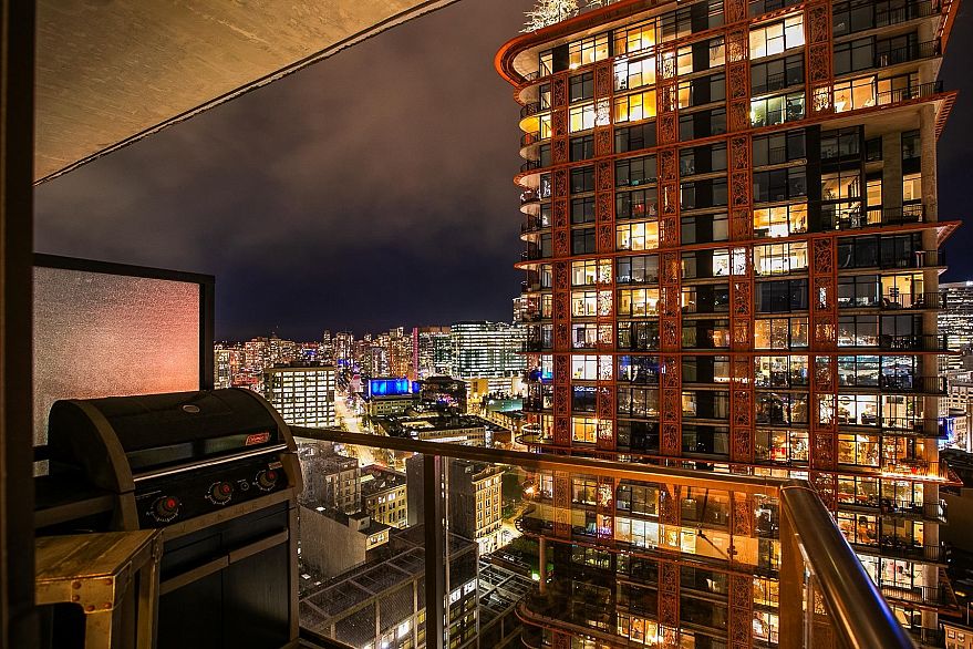 2909 108 W Cordova Street