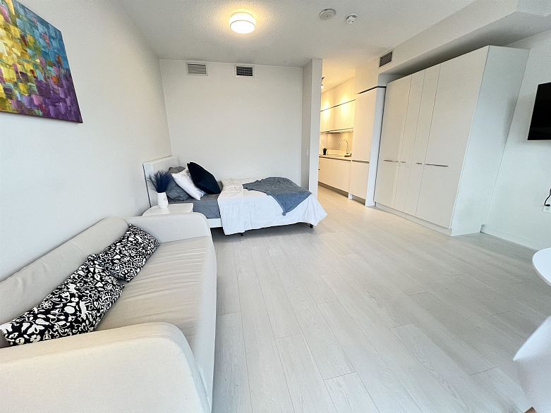 809 180 E 2nd Avenue