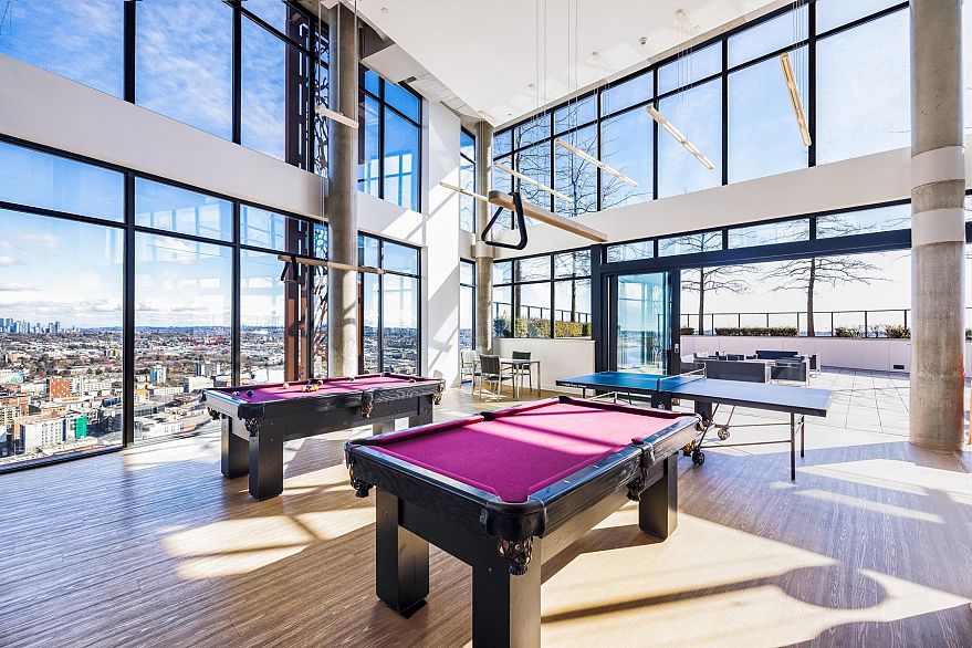 2909 108 W Cordova Street