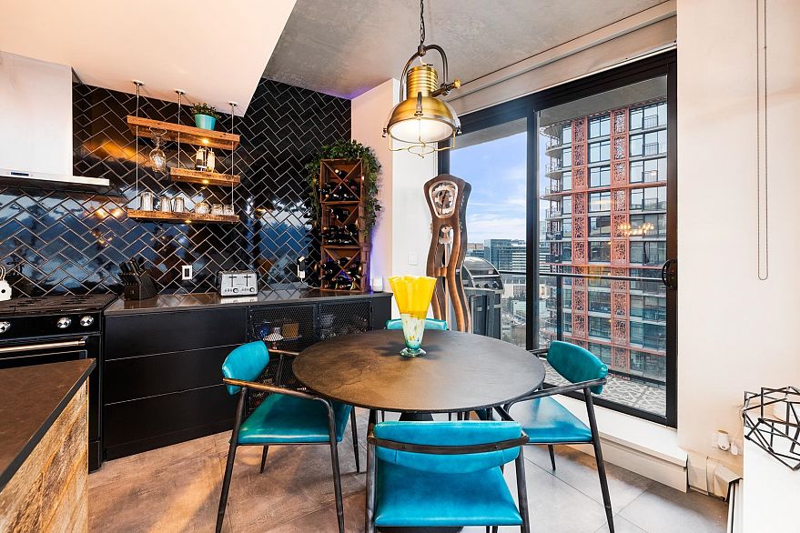 2909 108 W Cordova Street