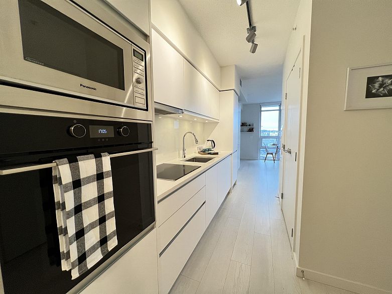 809 180 E 2nd Avenue