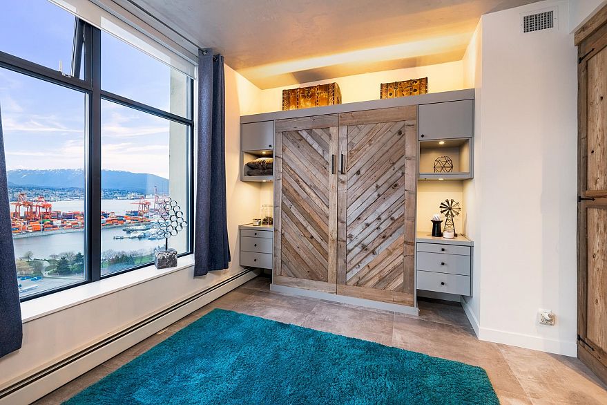 2909 108 W Cordova Street