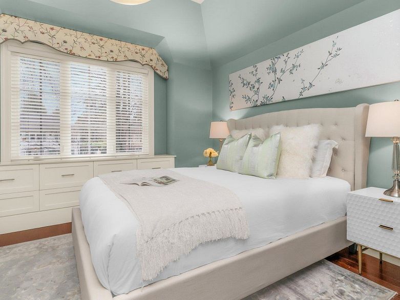 6037 Churchill Street