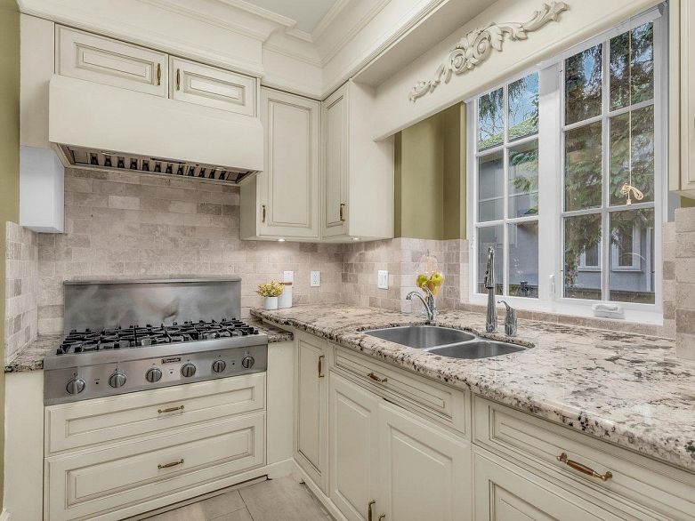 6037 Churchill Street