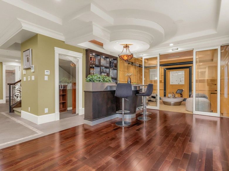 6037 Churchill Street