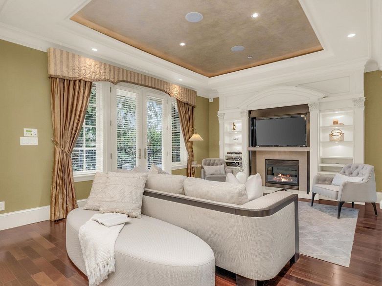 6037 Churchill Street