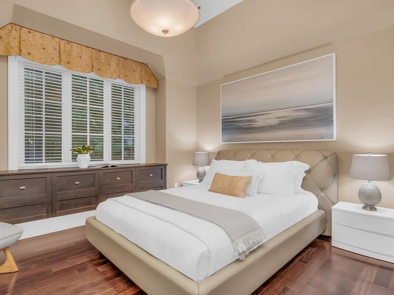 6037 Churchill Street