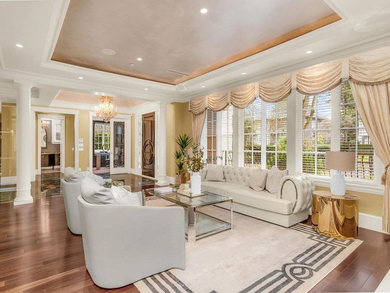 6037 Churchill Street