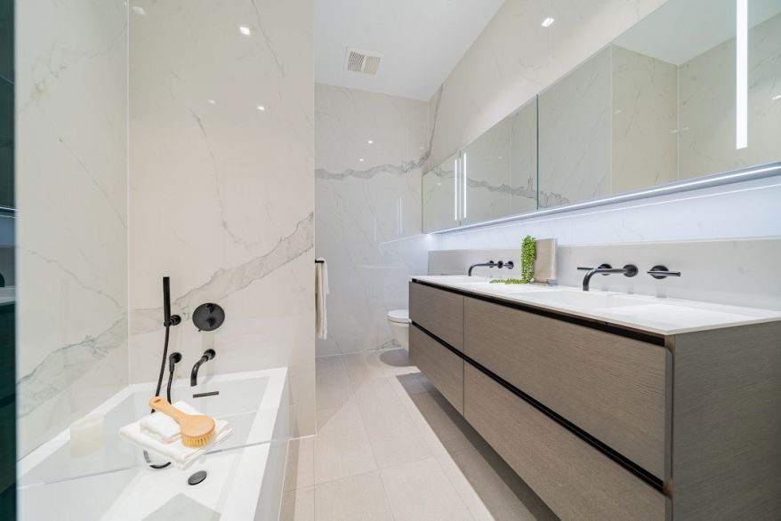 2603 620 Cardero Street