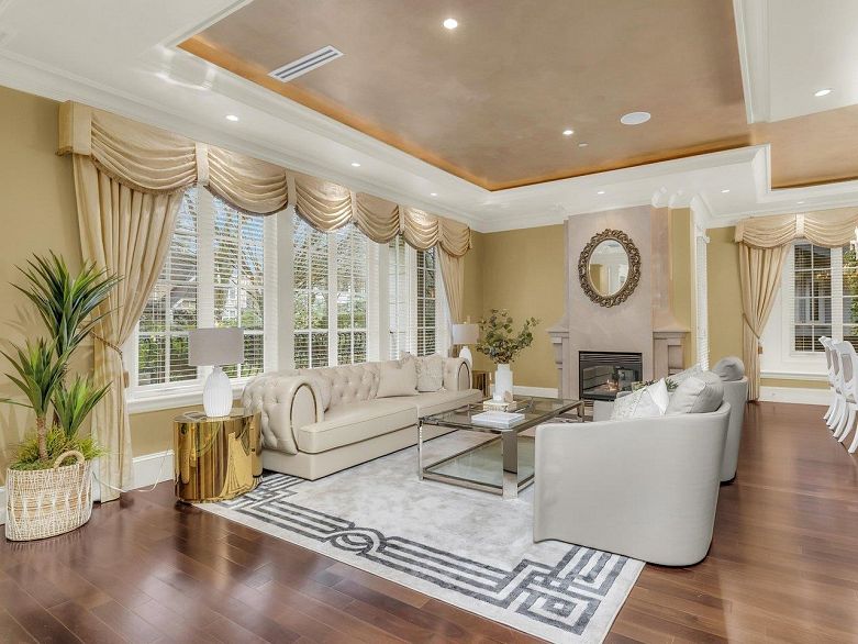 6037 Churchill Street