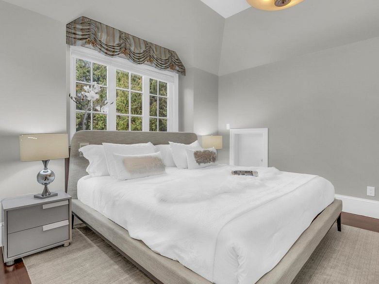 6037 Churchill Street