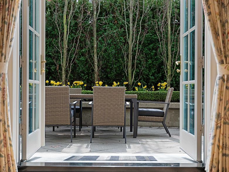 1B 1596 W 14th Avenue