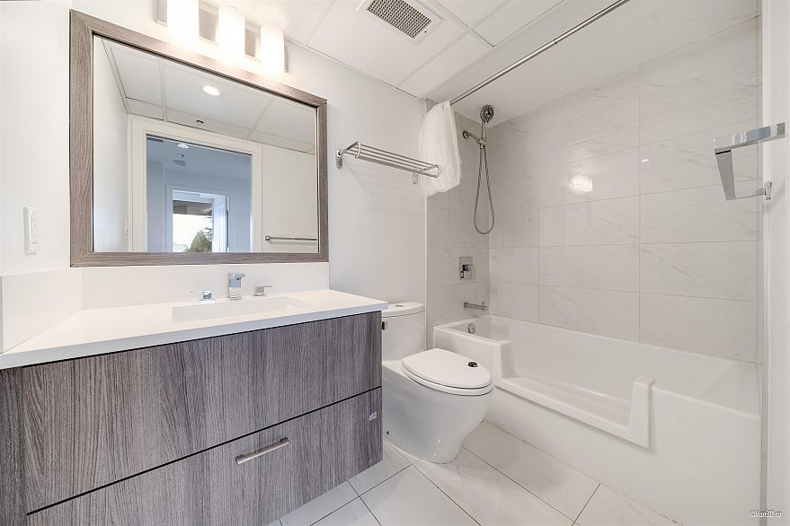 209 6383 Cambie Street