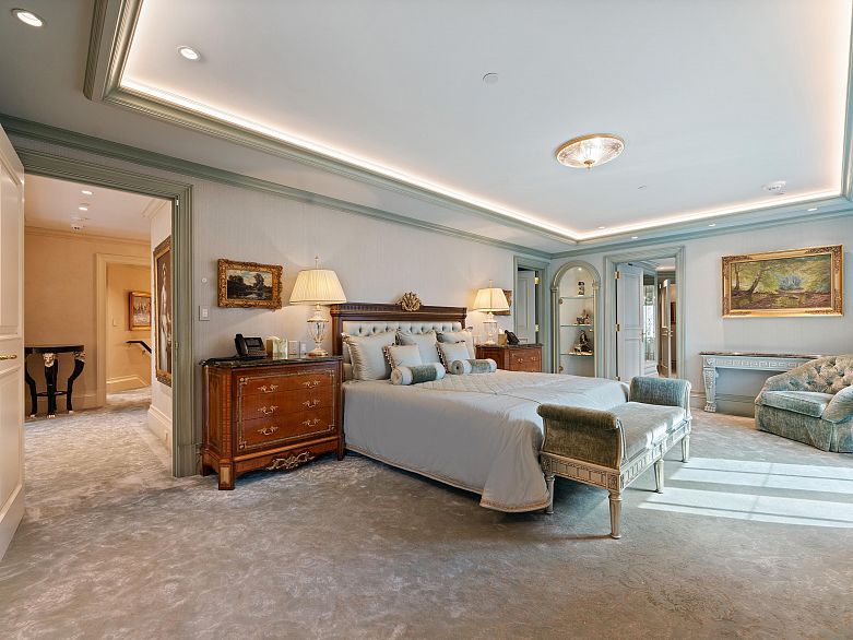 1B 1596 W 14th Avenue