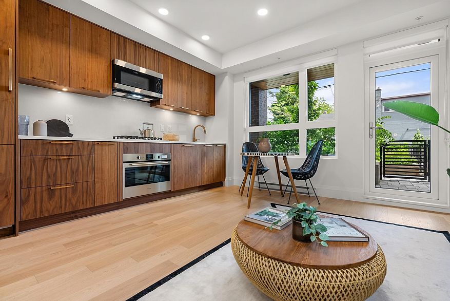 106 2550 GARDEN DRIVE, Vancouver BC V5N 4X6