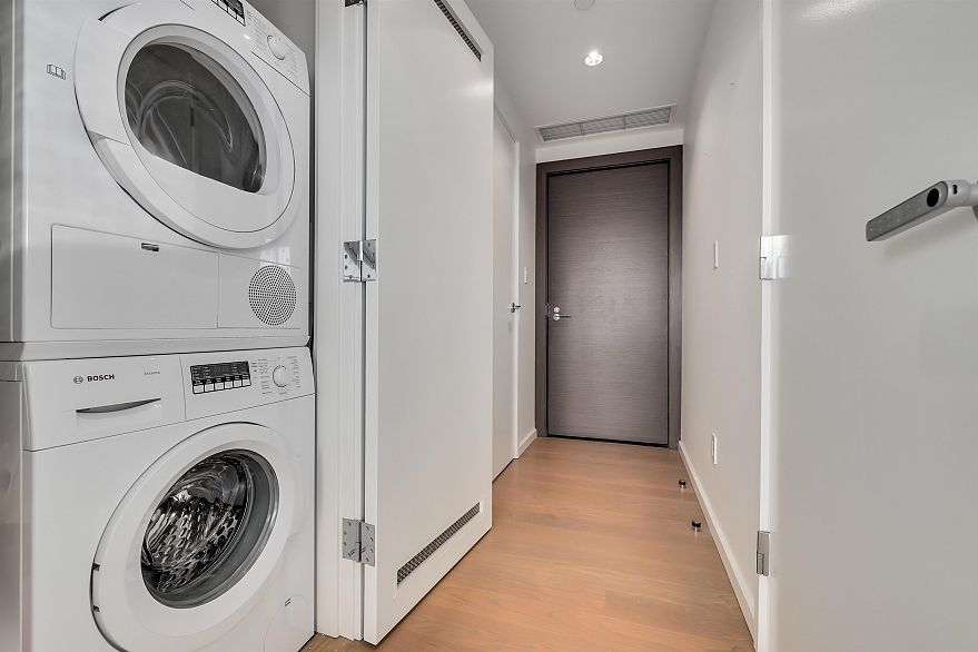 4102 1151 W Georgia Street