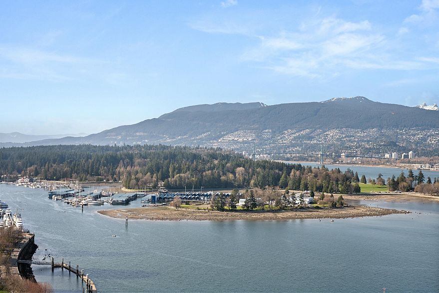 2808 1011 W Cordova Street