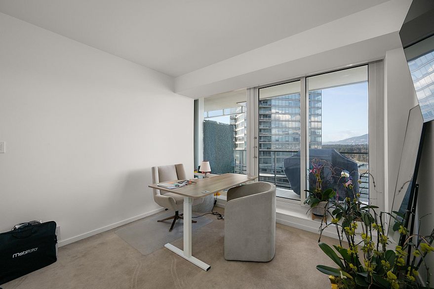 2808 1011 W Cordova Street