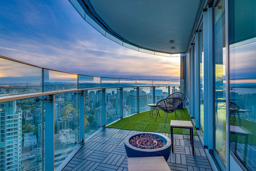 4102 1151 W Georgia Street