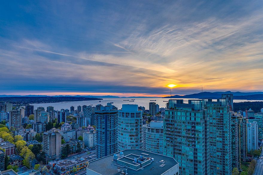 4102 1151 W Georgia Street