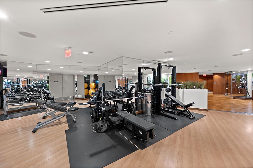 2808 1011 W Cordova Street