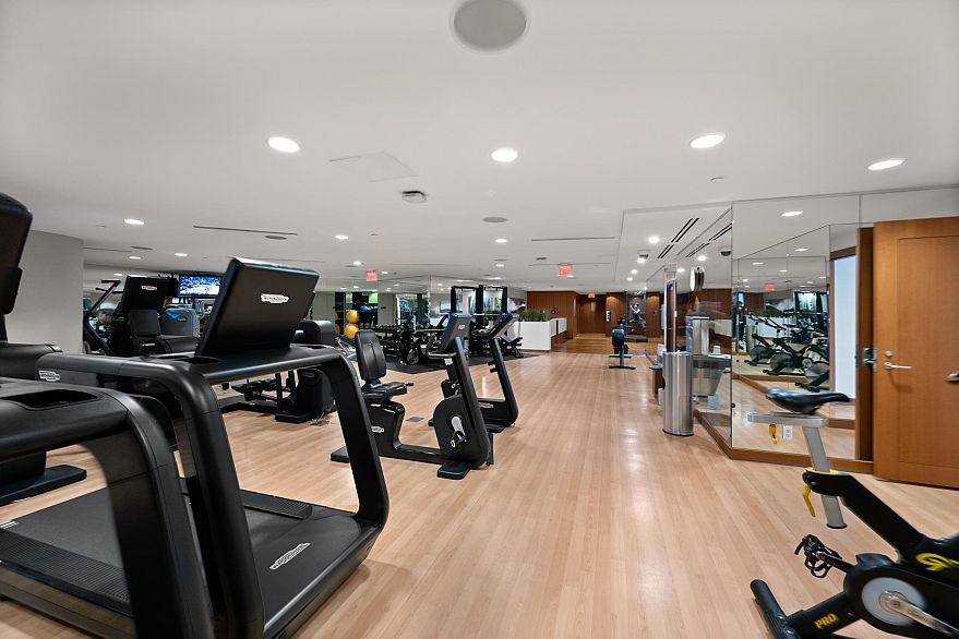 2808 1011 W Cordova Street