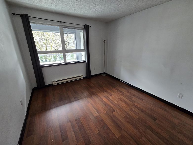 302 921 Thurlow Street