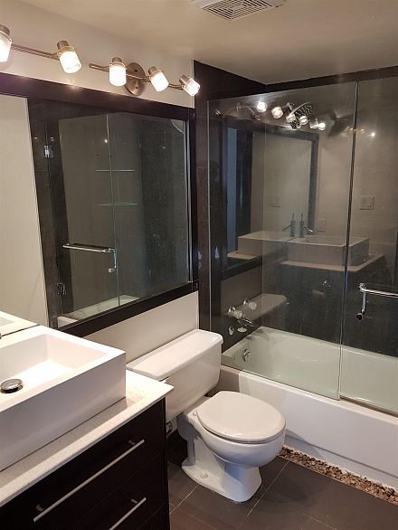 302 921 Thurlow Street