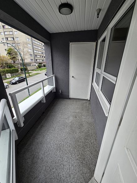 302 921 Thurlow Street