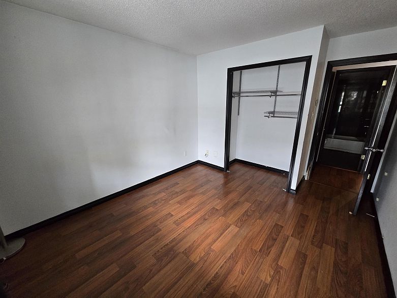 302 921 Thurlow Street