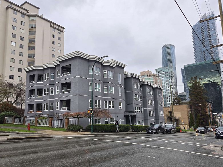 302 921 Thurlow Street