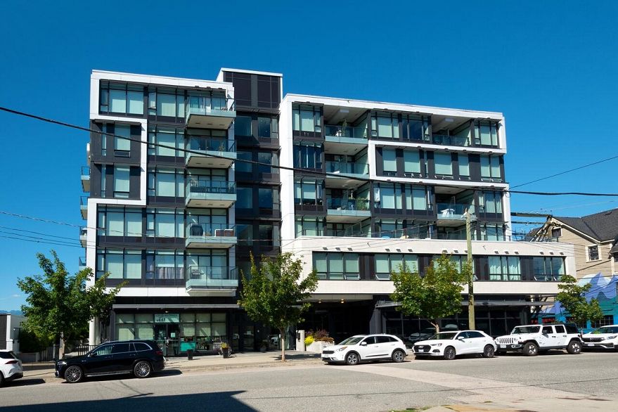 208 133 E 8TH AVENUE, Vancouver BC V5T 1R8