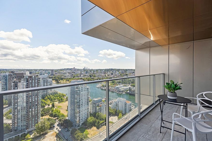 3809 1480 Howe Street