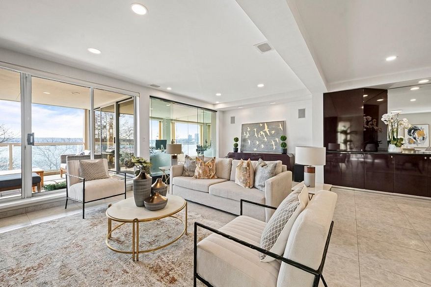 401 2015 Beach Avenue